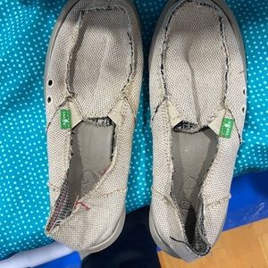 Sanuks size 6